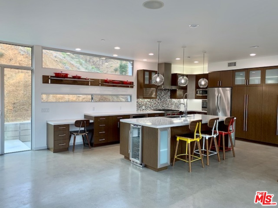9612 Wells Road Malibu, CA 90265 - Photo 8 of 42 Gallery Image 8