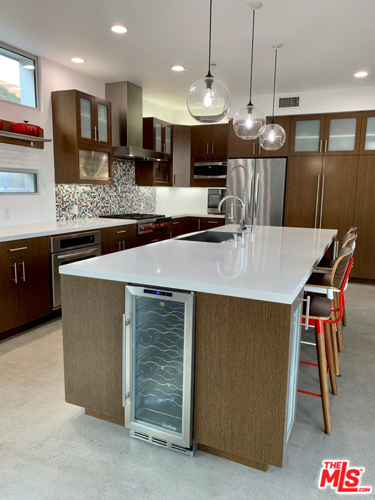9612 Wells Road Malibu, CA 90265 - Photo 10 of 42 Gallery Image 10