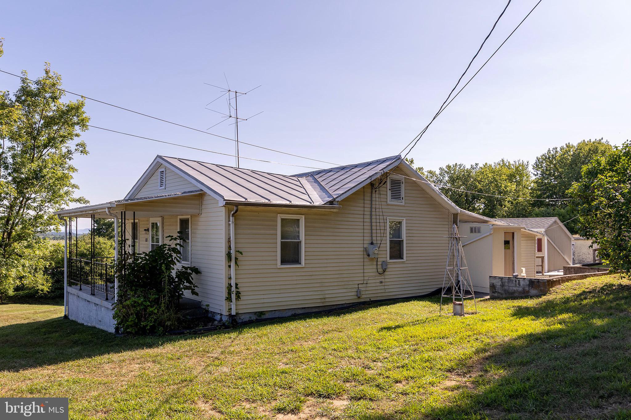 269 Poorhouse Road Winchester, VA 22603 - Photo 5 of 34