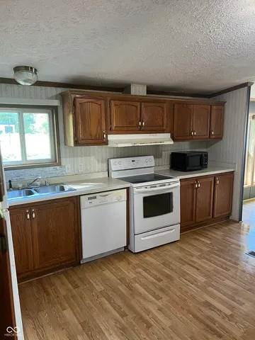 $189,900 | 1001 North Virginia Street, Rockville, IN 47872