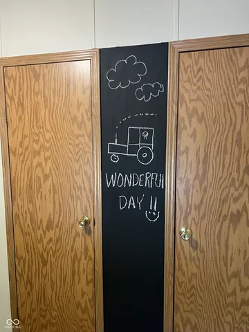 $189,900 | 1001 North Virginia Street, Rockville, IN 47872