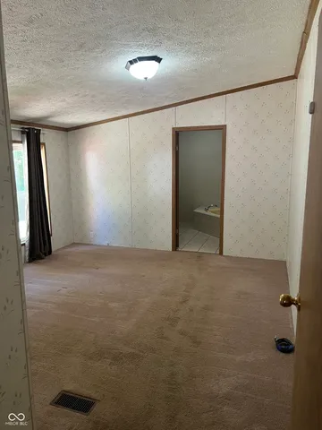 $189,900 | 1001 North Virginia Street, Rockville, IN 47872