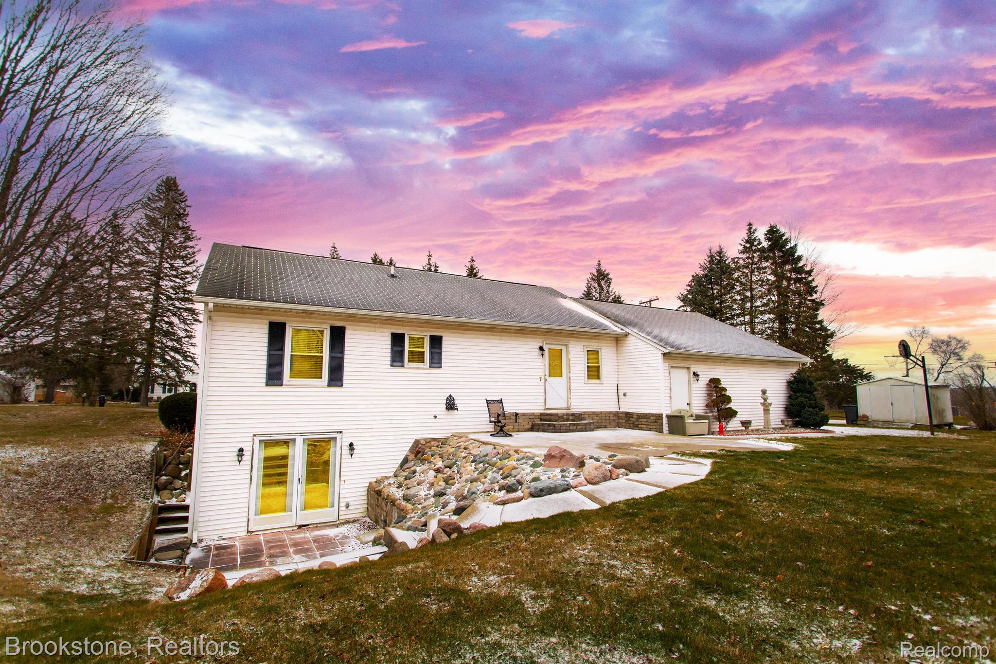 149 Myers Road Lapeer, MI 48446 - Photo 3 of 40 Gallery Image 3