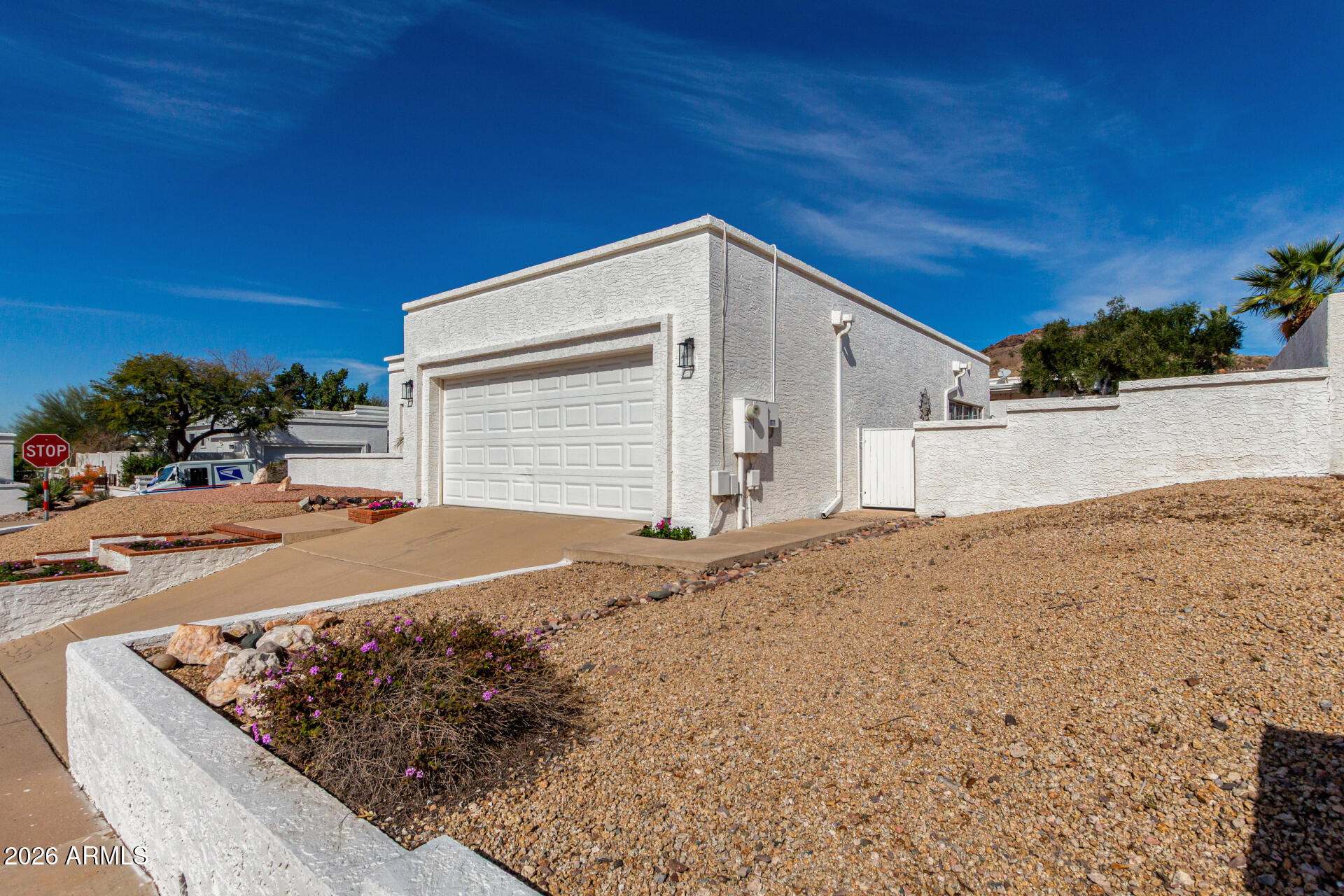 1302 East Rowlands Lane Phoenix, AZ 85022 - Photo 3 of 55 07 - Rowlands 1302