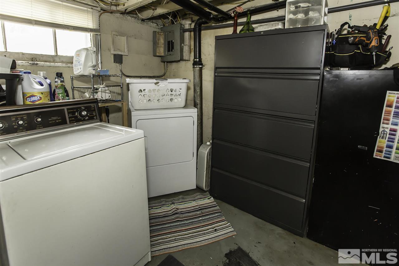 425 Roberts Street, Unit ROBERTS & 423 Reno, NV 89502 - Photo 18 of 25 a utility room with dryer and washer