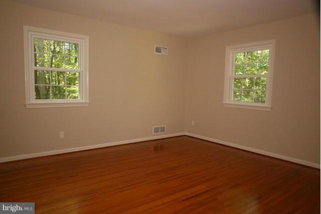 2400 Old Trace Lane Reston, VA 20191 - Photo 11 of 30 Bedroom (Master)