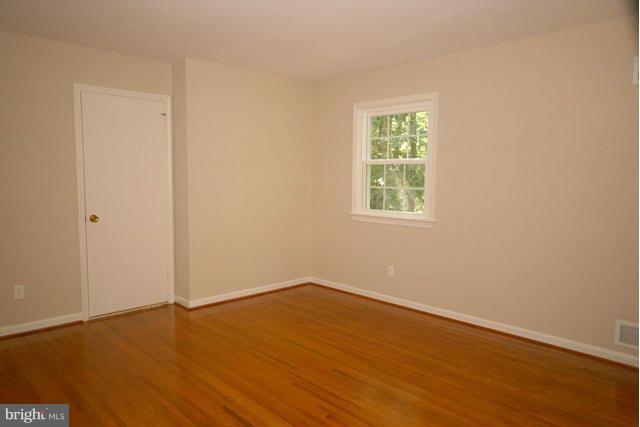 2400 Old Trace Lane Reston, VA 20191 - Photo 12 of 30 Bedroom (Master)