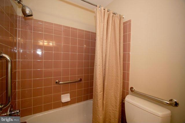 2400 Old Trace Lane Reston, VA 20191 - Photo 15 of 30 Bath