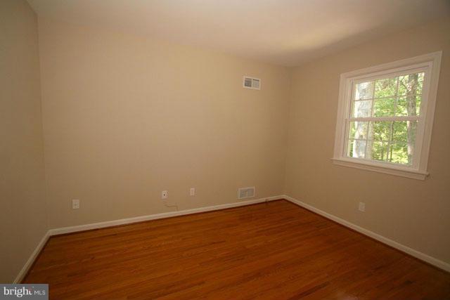 2400 Old Trace Lane Reston, VA 20191 - Photo 17 of 30 Bedroom