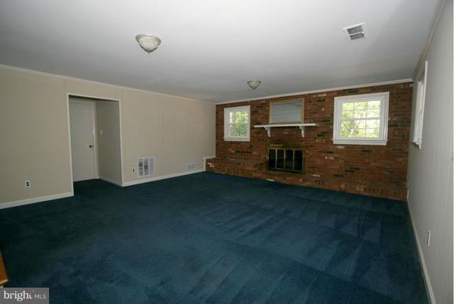 2400 Old Trace Lane Reston, VA 20191 - Photo 21 of 30 Family Room
