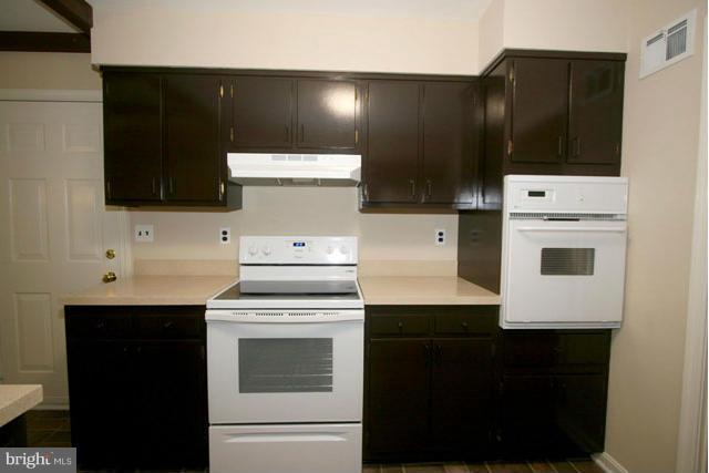 2400 Old Trace Lane Reston, VA 20191 - Photo 7 of 30 Kitchen