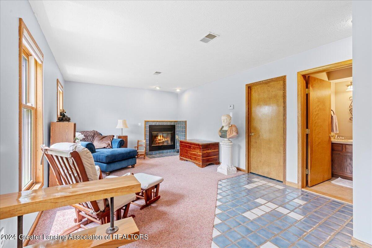 1528 Rabbit Ridge Charlotte, MI 48813 - Photo 5 of 52 13-Media Jett - 38