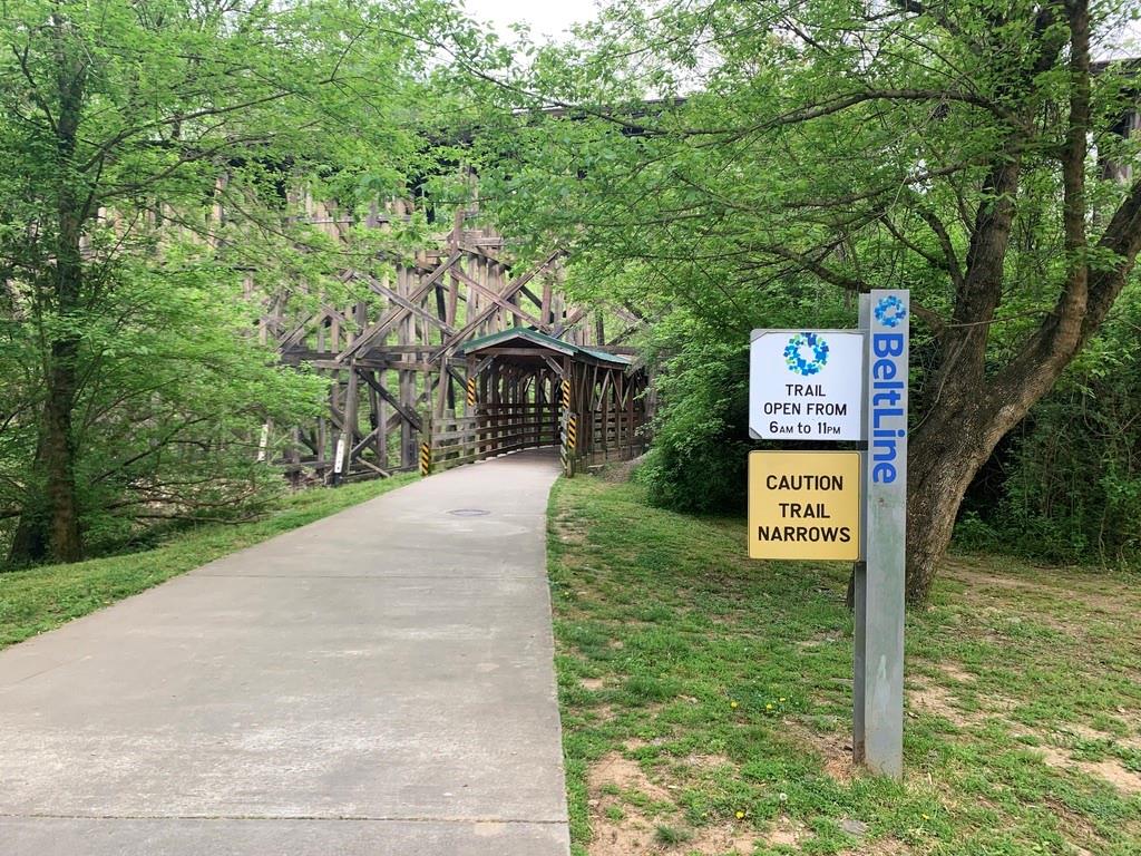 508 Motivation Circle Northwest Atlanta, GA 30318 - Photo 11 of 25 a sign that is on the side of a road