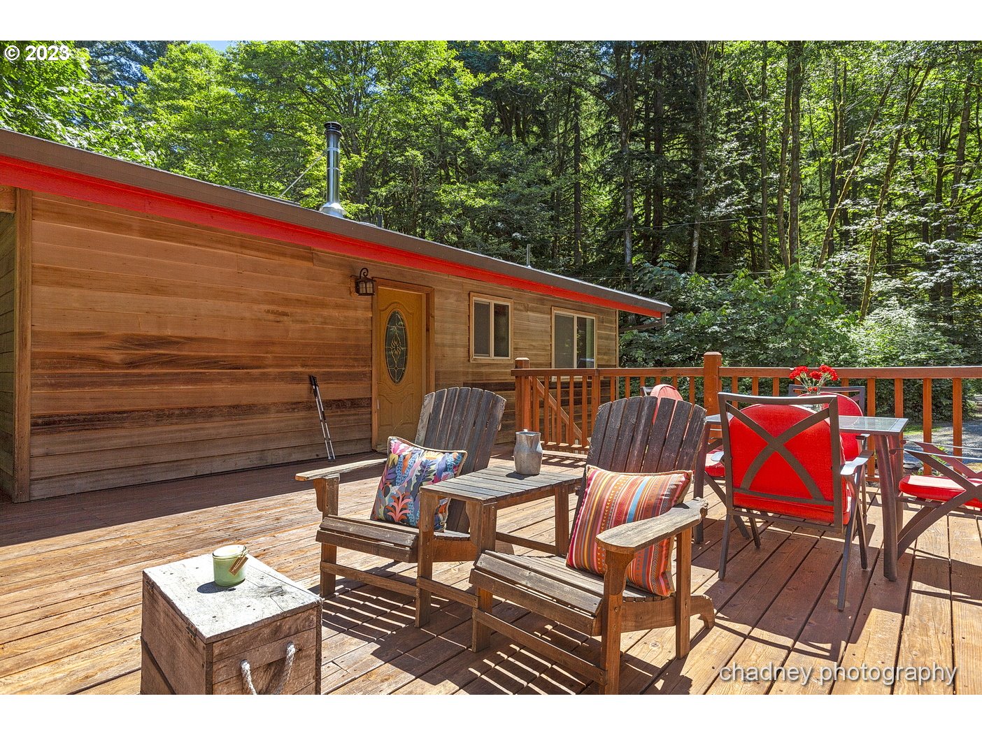2847 Northeast Brower Road Corbett, OR 97019 - Photo 9 of 48 a view of sitting area with furniture