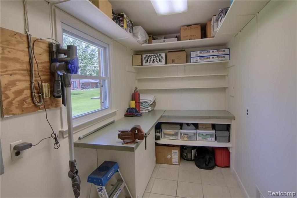 32326 Red Clover Road Farmington Hills, MI 48334 - Photo 18 of 30