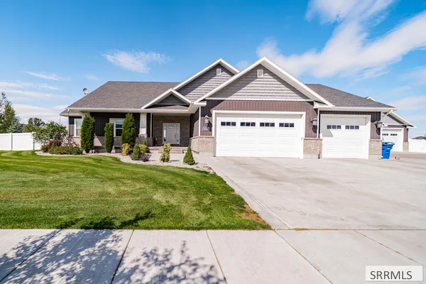 $810,000 | 2141 East Cedar Point Lane, Idaho Falls, ID 83401