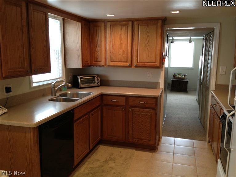 1419 Brainard Road Lyndhurst, OH 44124 - Photo 9 of 25