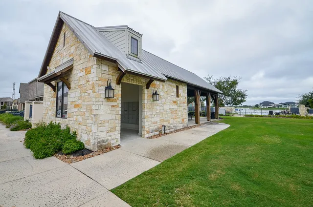 a view of a back yard of the house