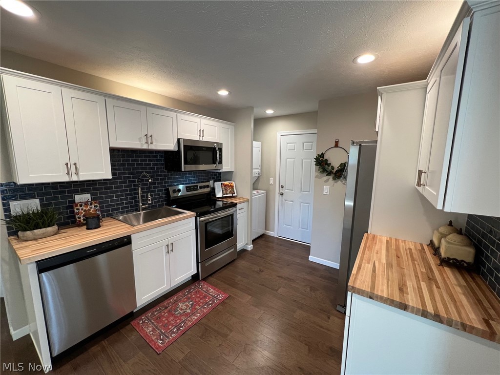 8698 Lynnhaven Road Parma Heights, OH 44130 - Photo 10 of 18