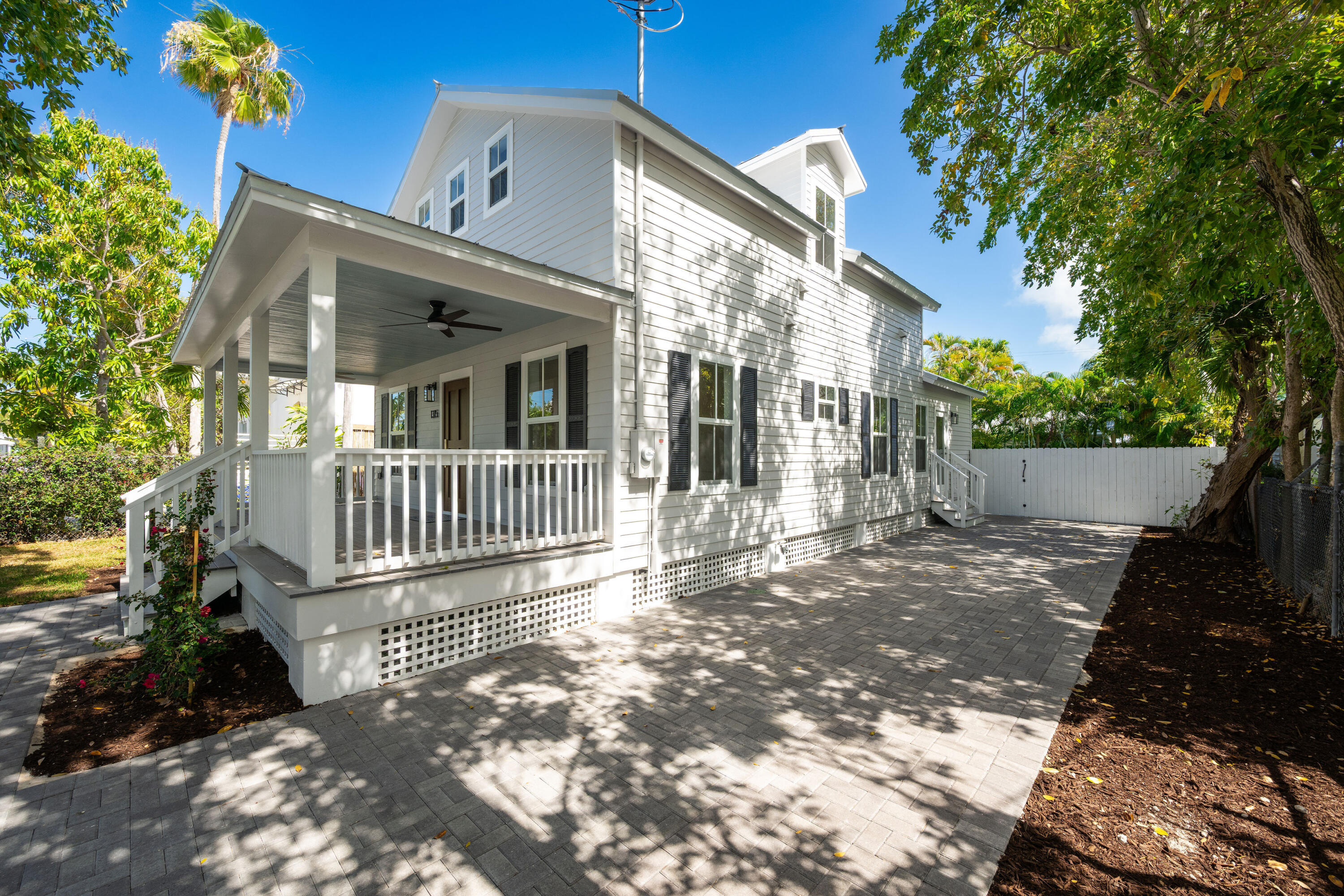 1315 William Street Key West, FL 33040 - Photo 8 of 26 a view of a house with a yard