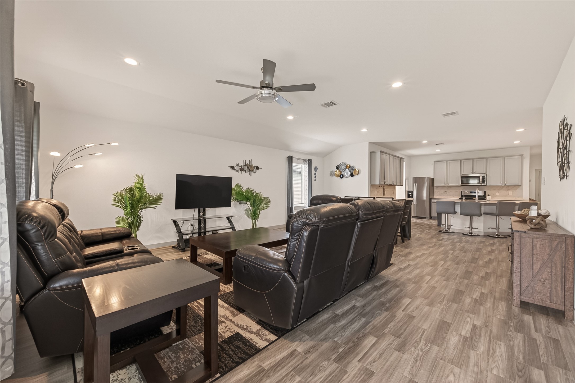 707 Silver Kettle Drive Rosharon, TX 77583 - Photo 5 of 50