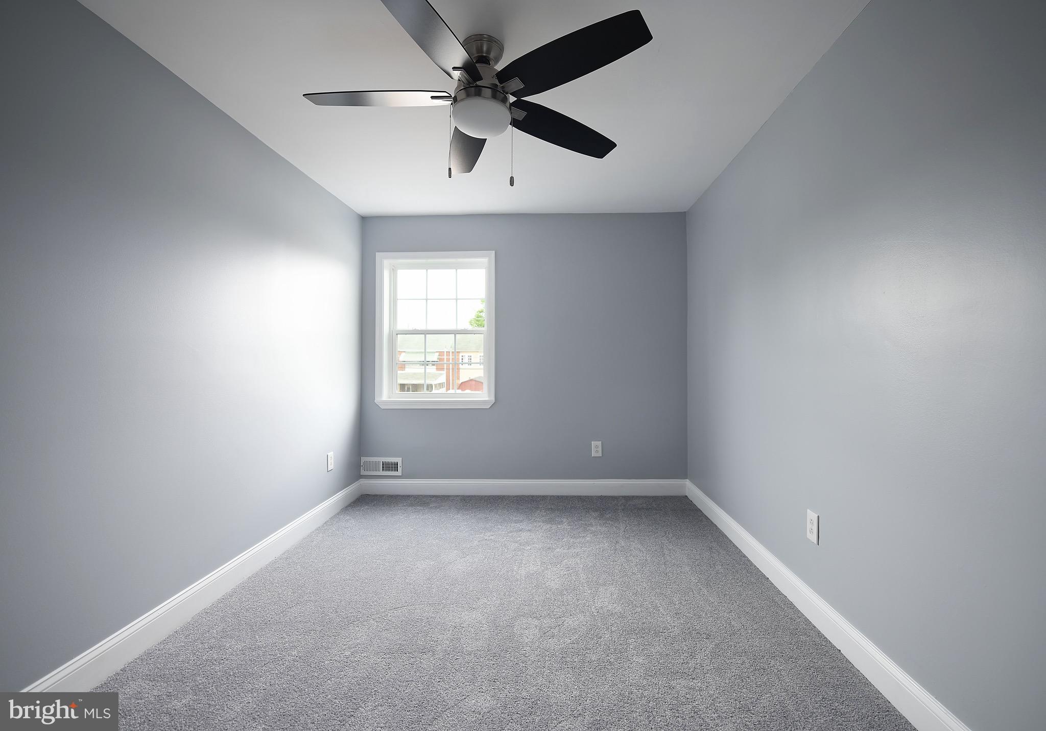 1734 Melbourne Road Baltimore, MD 21222 - Photo 23 of 35