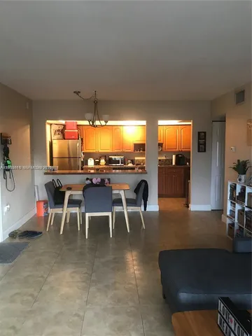 $2,000 | 7907 Southwest 104th Street, Unit 203H, Miami, FL 33156