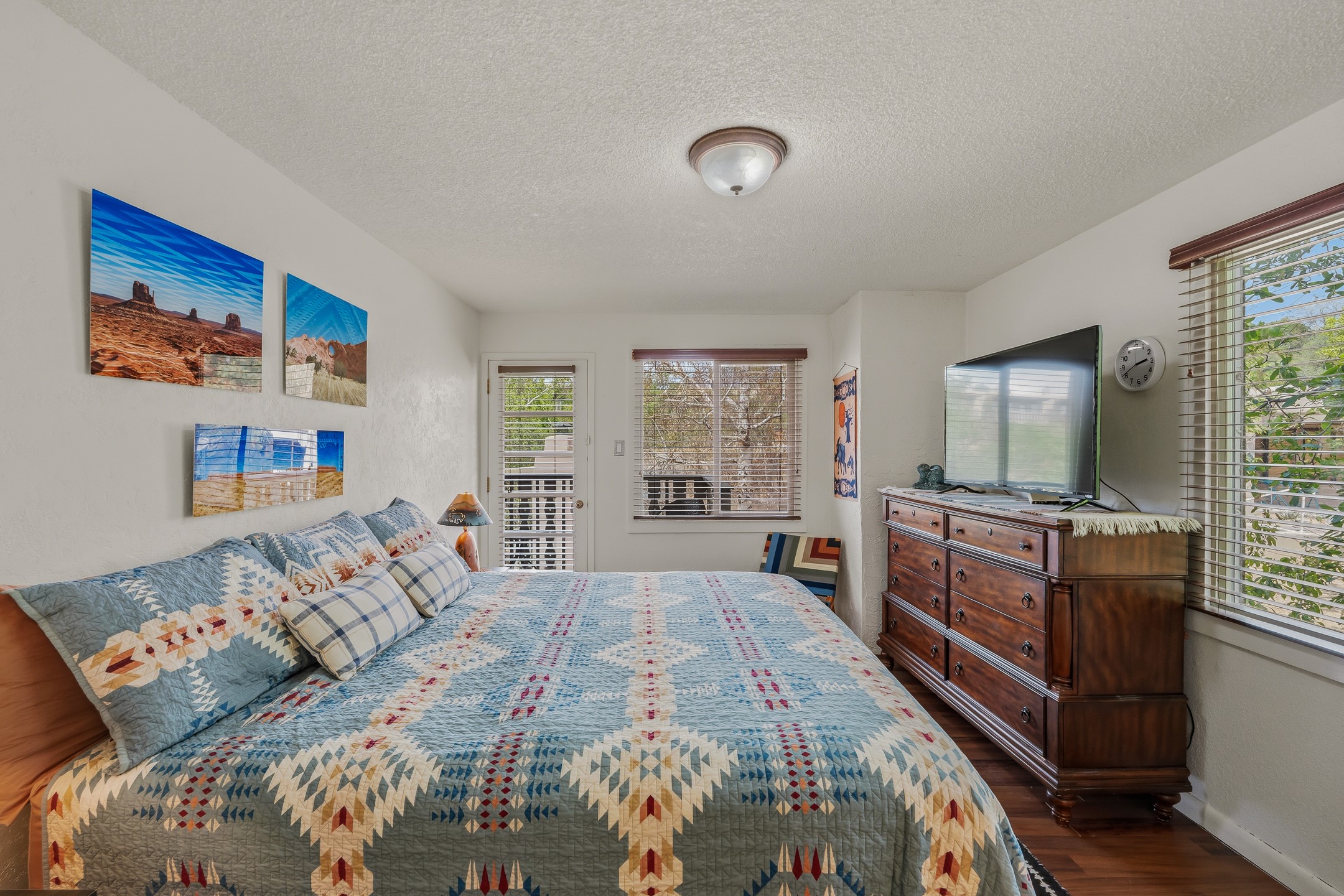 320 Artist Road, Unit 93 Santa Fe, NM 87501 - Photo 25 of 40 Primary bedroom