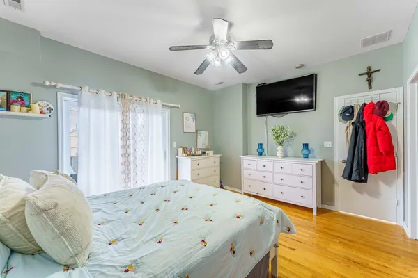$325,000 | 119 North Mozart Street, Unit 2, Chicago, IL 60612