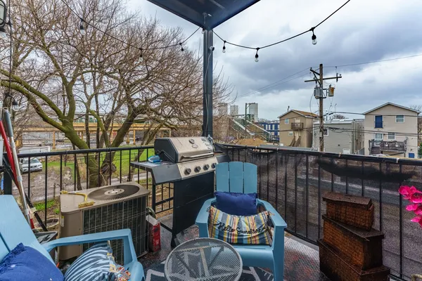 $325,000 | 119 North Mozart Street, Unit 2, Chicago, IL 60612