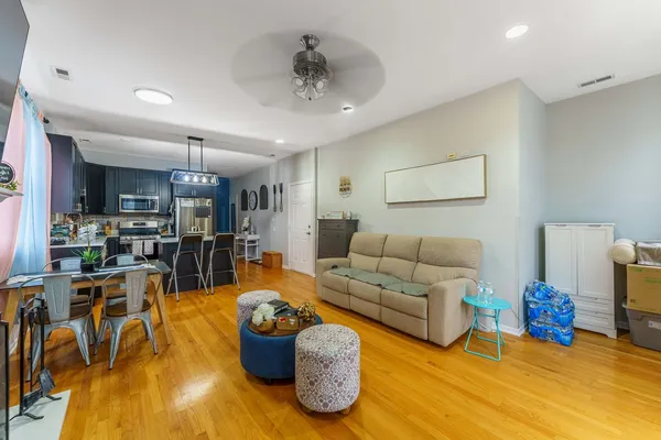 $325,000 | 119 North Mozart Street, Unit 2, Chicago, IL 60612