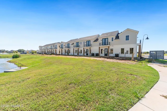 $169,850 | 315 Sandstone Avenue, Unit 206, Scott, LA 70583