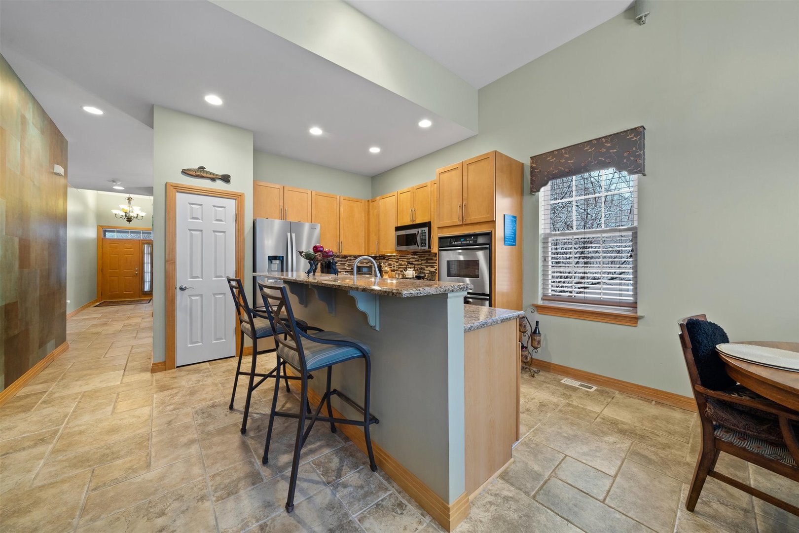 322 Quarry Ridge Circle Sugar Grove, IL 60554 - Photo 7 of 36