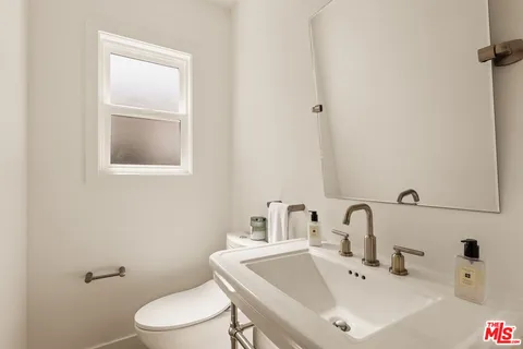 $2,495,000 | 7316 El Manor Avenue, Los Angeles, CA 90045