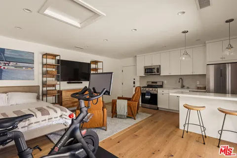 $2,495,000 | 7316 El Manor Avenue, Los Angeles, CA 90045