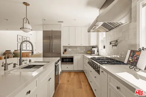 $2,495,000 | 7316 El Manor Avenue, Los Angeles, CA 90045