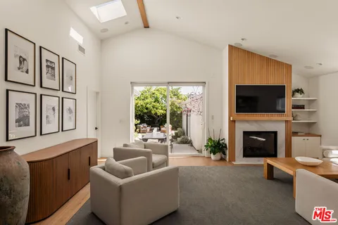 $2,495,000 | 7316 El Manor Avenue, Los Angeles, CA 90045