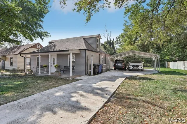 $1,600 | 6726 Vernon Avenue, University City, MO 63130