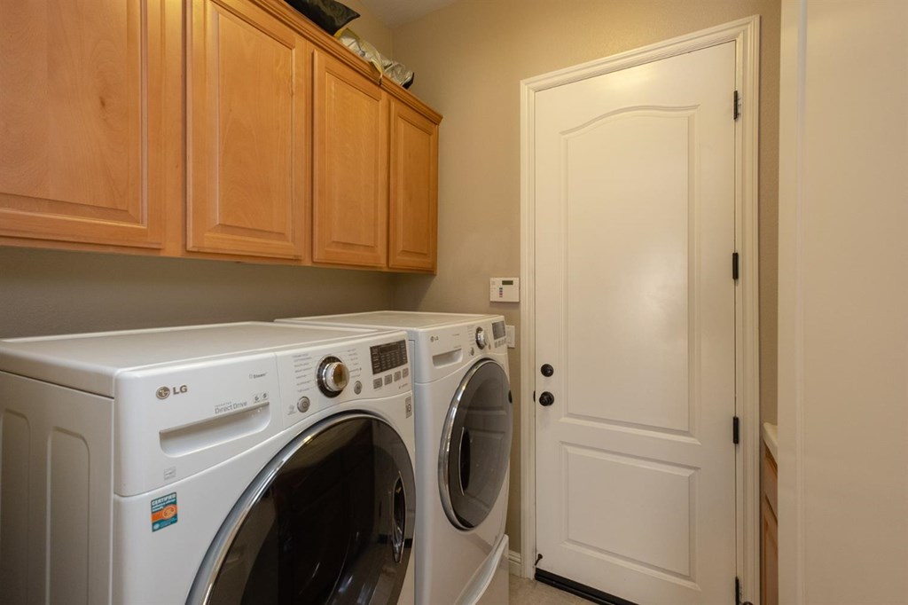 12904 Hyperion Lane Apple Valley, CA 92308 - Photo 13 of 50