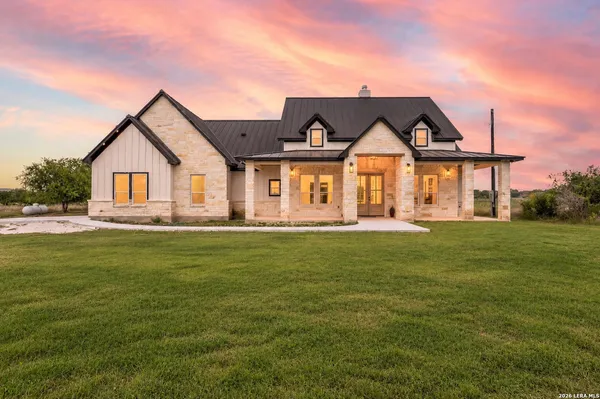 $649,999 | 1438 Bottle Springs Road, Bandera, TX 78003