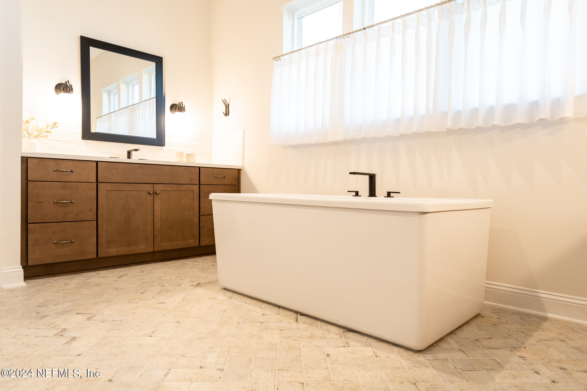 88 Awlleaf Court St. Augustine, FL 32095 - Photo 36 of 107 Primary Bath