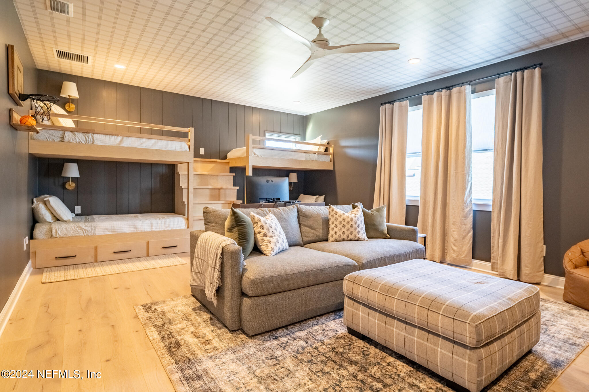 88 Awlleaf Court St. Augustine, FL 32095 - Photo 68 of 107 a bedroom with a large bed and a window