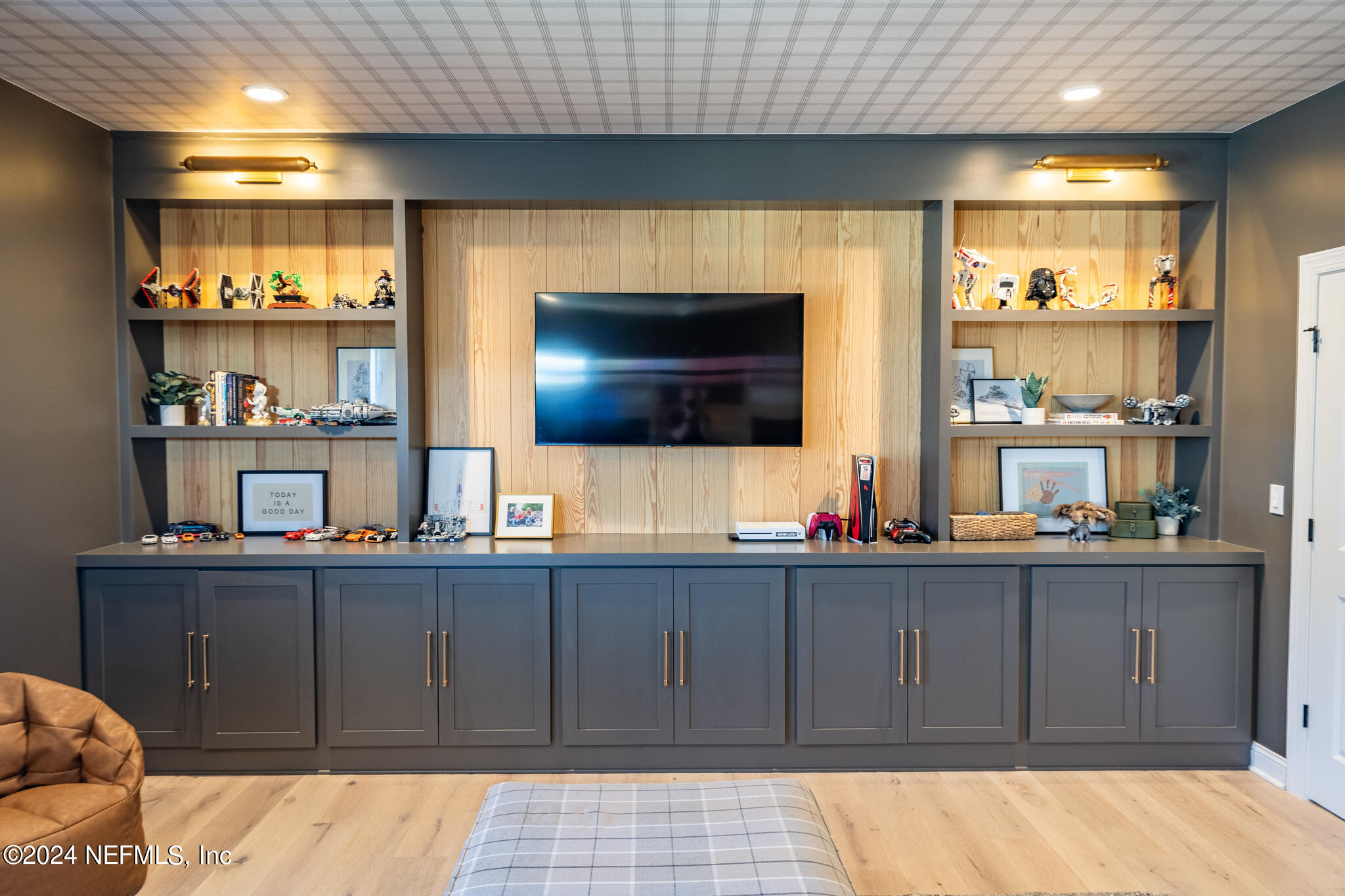 88 Awlleaf Court St. Augustine, FL 32095 - Photo 71 of 107 a kitchen with a sink and wooden floor