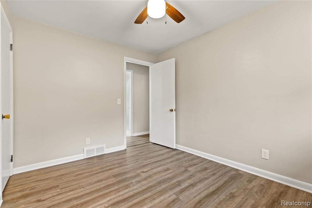 126 South Helen Avenue Rochester, MI 48307 - Photo 12 of 28