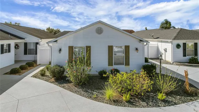 $339,900 | 438 Grovewood Place, The Villages, FL 32162