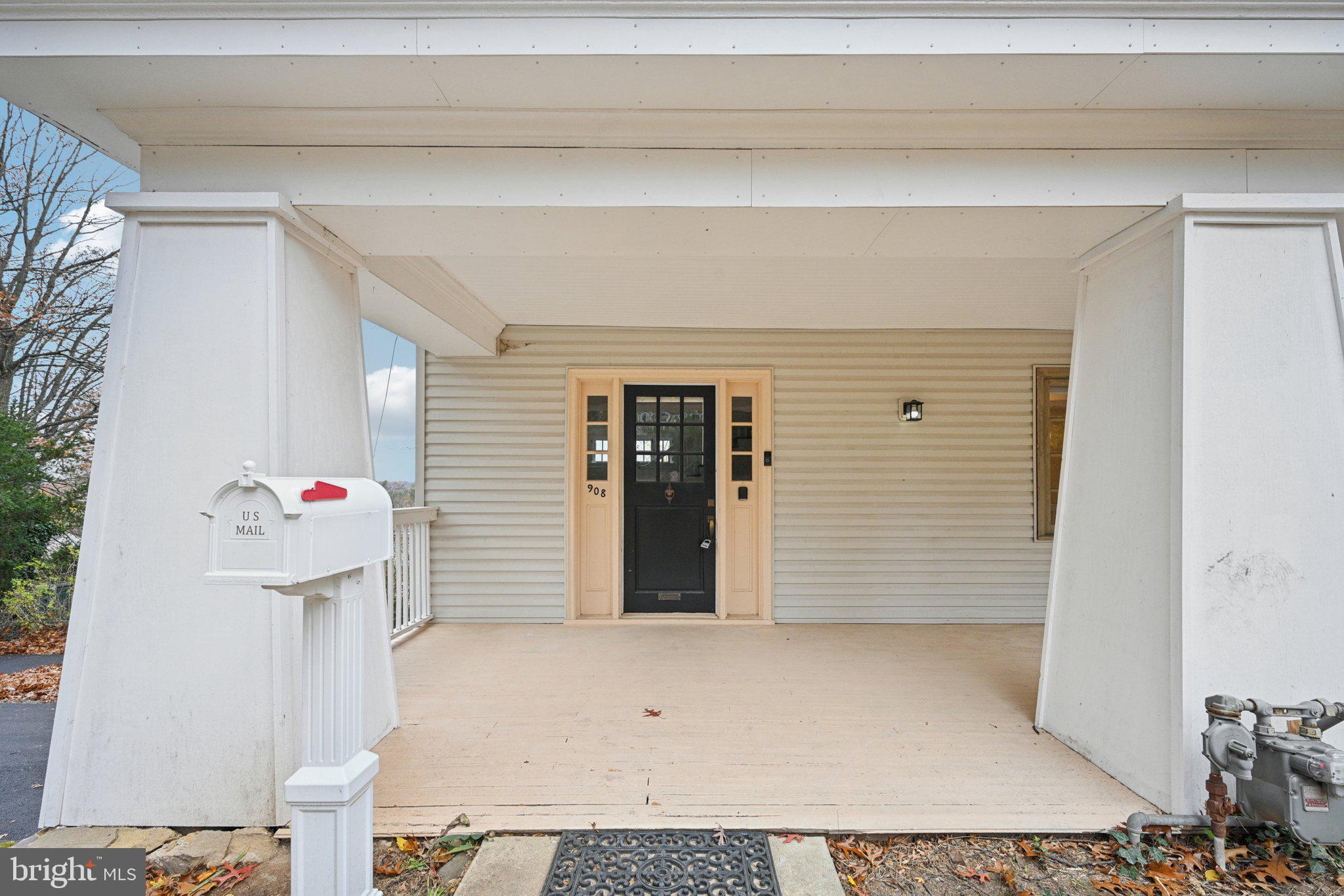 908 Edge Hill Road Glenside, PA 19038 - Photo 4 of 27 a view of a hallway