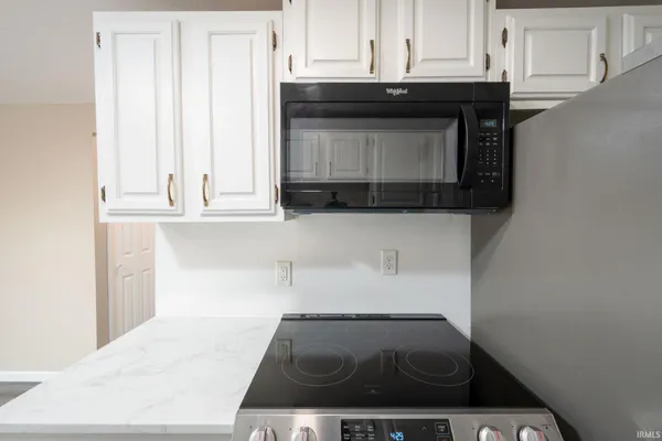 $94,900 | 2927 Westbrook Drive, Unit B218, Fort Wayne, IN 46805
