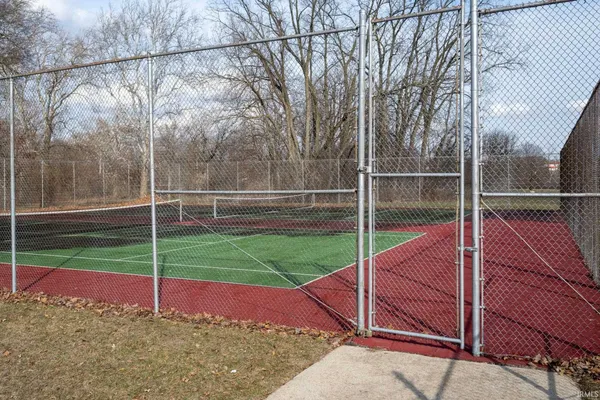 $94,900 | 2927 Westbrook Drive, Unit B218, Fort Wayne, IN 46805
