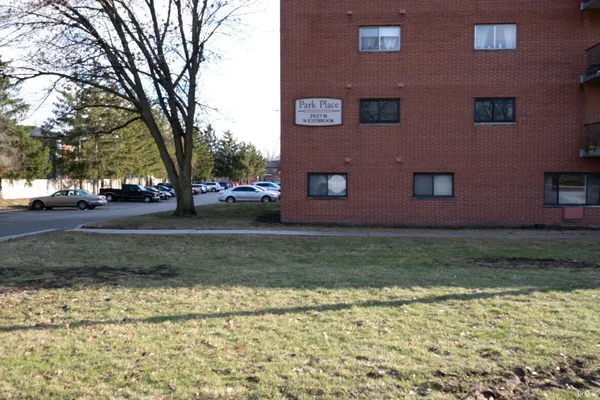 $94,900 | 2927 Westbrook Drive, Unit B218, Fort Wayne, IN 46805