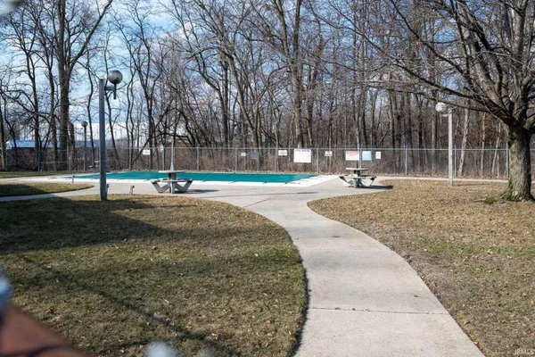 $94,900 | 2927 Westbrook Drive, Unit B218, Fort Wayne, IN 46805